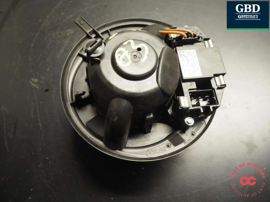 Audi Q3, 2011-2014 (Type I, Fase 1) (1K1 820 015 L|N998923D 897X)