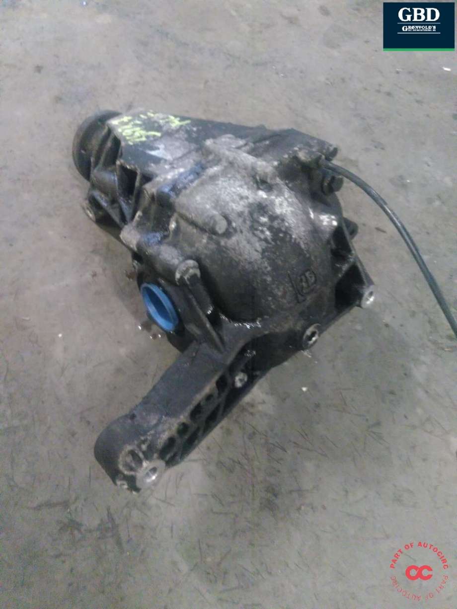 Kardang klokke foran til Mercedes ML 1997-2005 (W163) (W163) (A 163 330 00 05|A 163 330 00 05 80|)