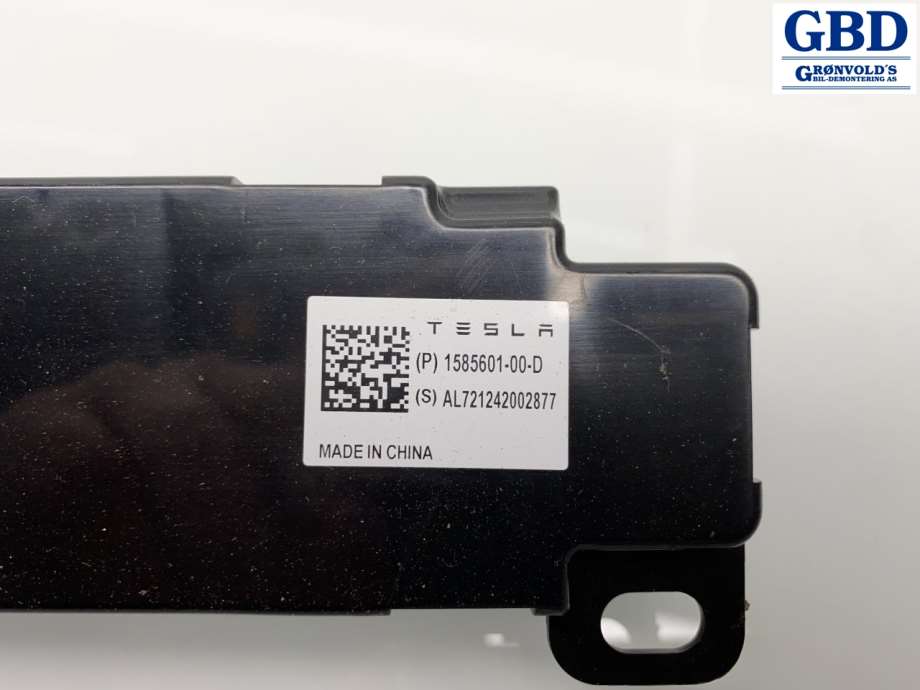 Tesla Model Y, 2021- (1585601-00-E|1585601-00-D)