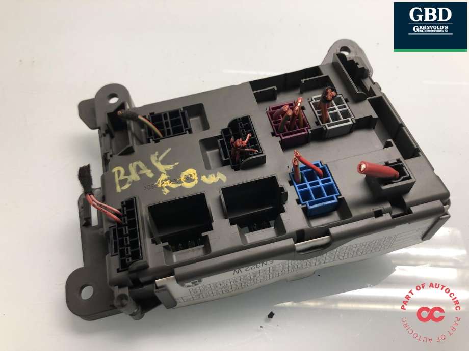 Sikringsboks bagasjerom til BMW X6 2008-2014 (E71/E72) (E71/E72) (61 14 6 931 687|01 10 08 13 40 44|)