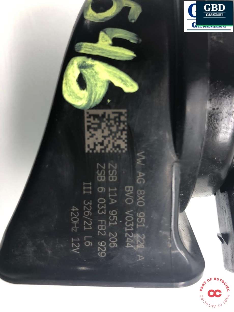 VW ID.4, 2020- (8X0 951 221 A|11A 951 206)