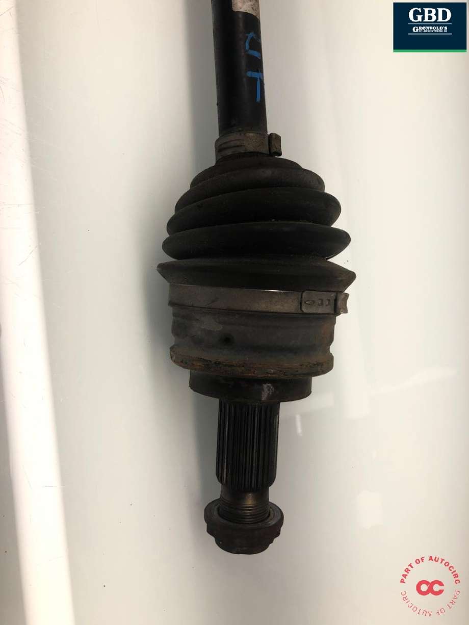 Drivaksel høyre foran, diesel/manuell til BMW X3 2007-2010 (Fase 2) (E83) (E83) (31 60 3 450 566|31 60 3 450 564|3450564)