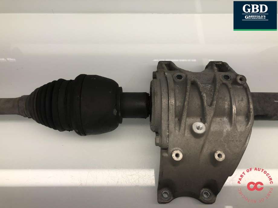Drivaksel høyre foran, diesel/automat til Mercedes A-Klasse 2012-2018 (W176) (W176) (A 246 330 95 00|A 246 330 32 00|A 246 330 17 01)