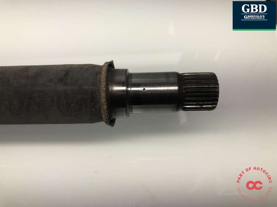 Drivaksel høyre foran, diesel/automat til Mercedes A-Klasse 2012-2018 (W176) (W176) (A 246 330 95 00|A 246 330 32 00|A 246 330 17 01)