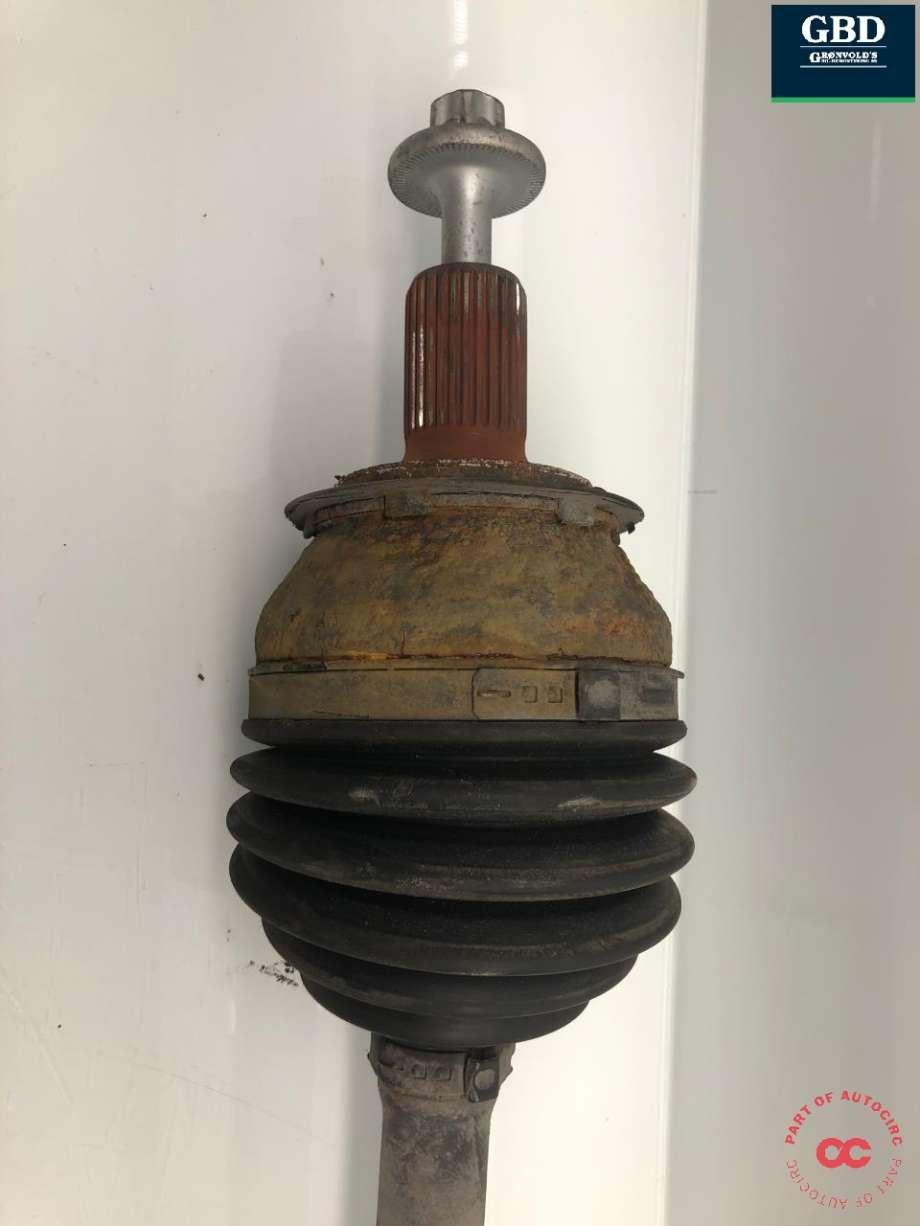 Drivaksel venstre foran, diesel/automat til Mercedes A-Klasse 2012-2018 (W176) (W176) (A 246 330 94 00|A 246 330 31 00|A 246 330 16 01)