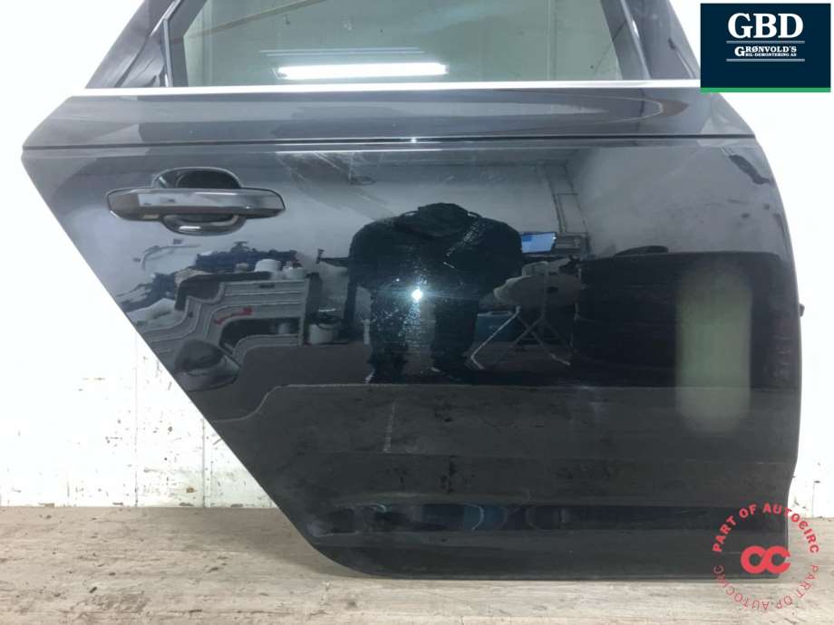 Audi A4, 2015-2019 (Type V, Fase 1) (B9) (8W9 833 052 E)