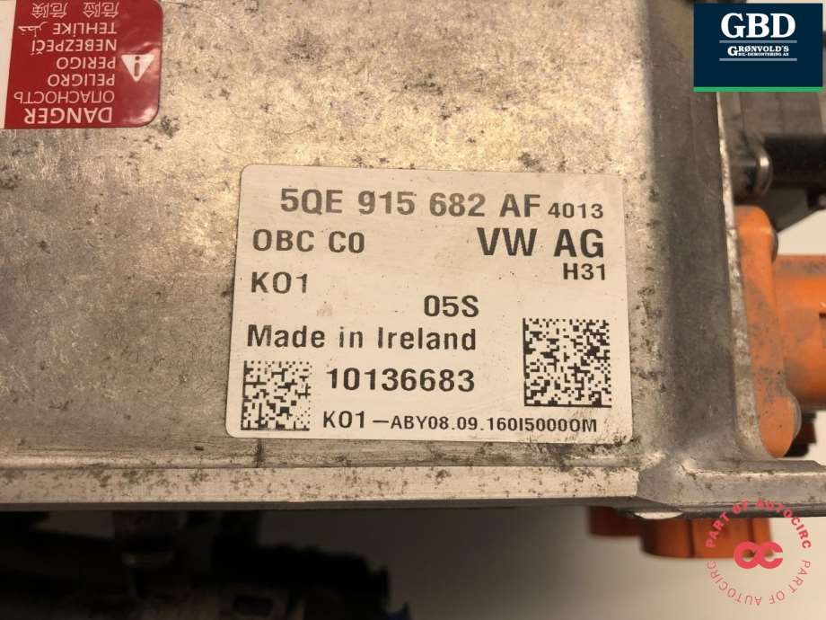 Audi A3, 2012-2016 (Type III, Fase 1) (VW AG|5QE 915 682 BG|5QE 915 682 BL)