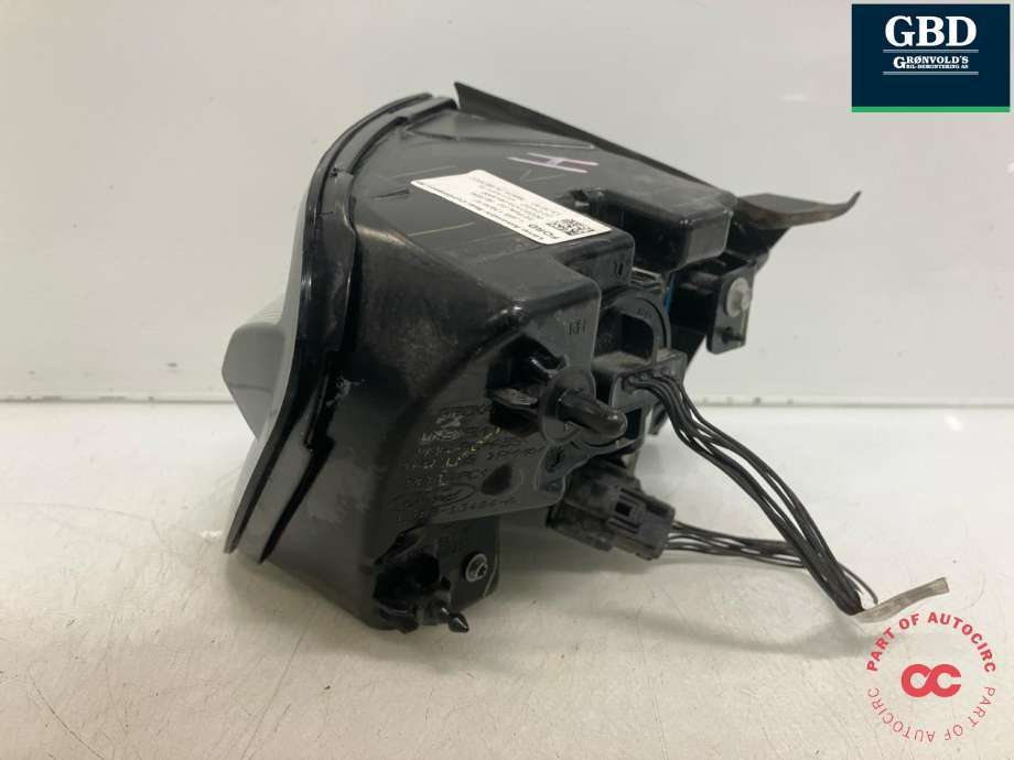 Baklykt høyre ytre til Ford Mustang Mach-e 2020-->>  (2522787|LJ8B-13404-AE|)