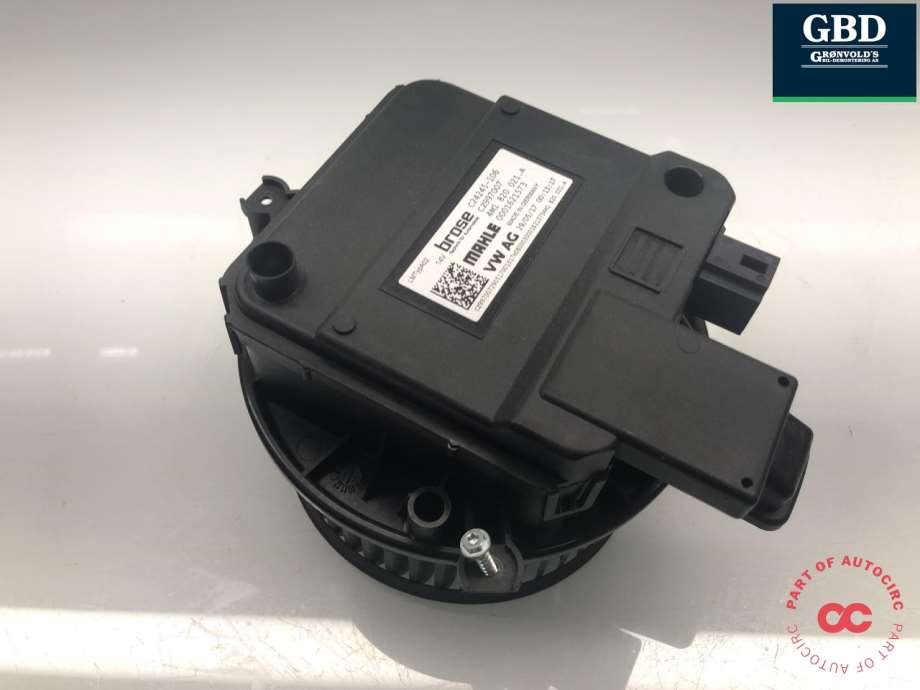 Audi A4, 2015-2019 (Type V, Fase 1) (B9) (4M1 820 021 C|4M1 820 021)