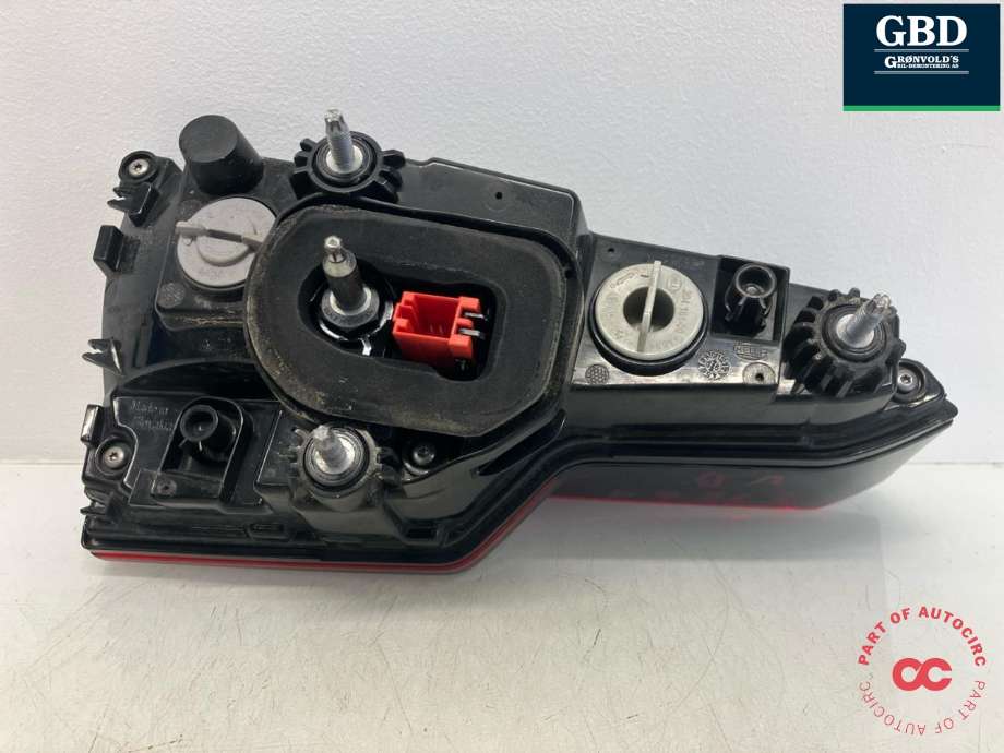 Baklykt høyre indre til Audi A4 2015-2019 (Type V, Fase 1) (B9) (B9) (8W5 945 076|)