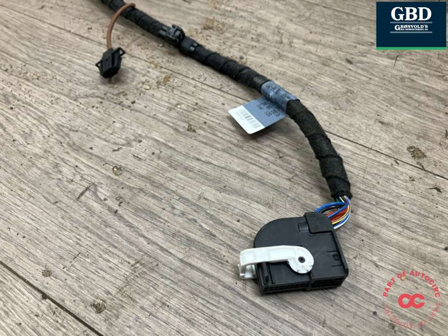 Hengerfeste til Audi A4 2015-2019 (Type V, Fase 1) (B9) (B9) (8W0 800 491 C|8W0 800 491 M|)