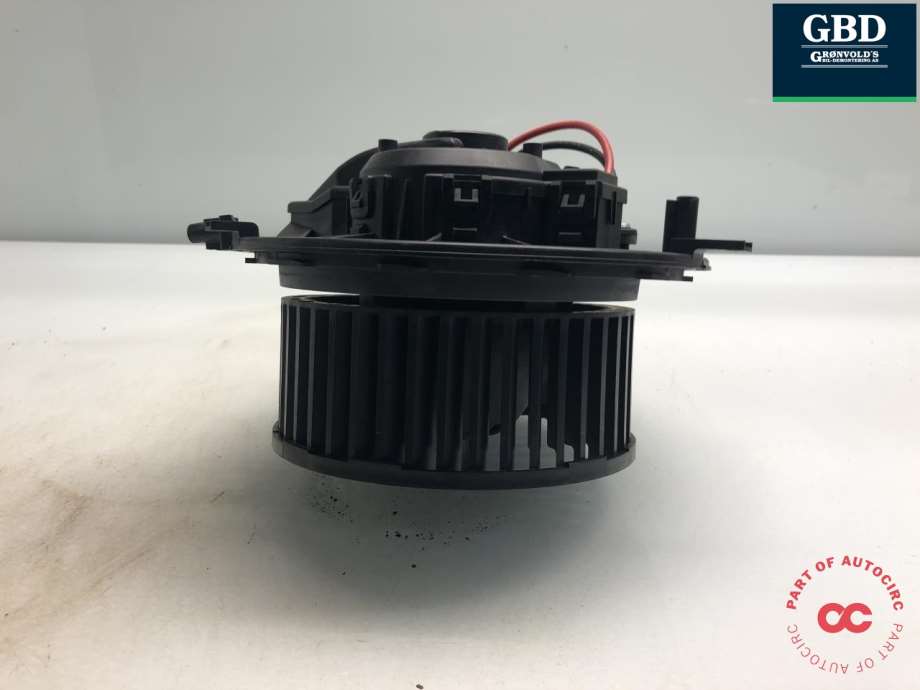 VW Passat, 2015-2019 (B8, Fase 1) (5WB 819 021 A|3Q1 819 021)