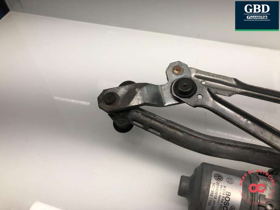 Viskermotor frontrute komplett m/overføring til VW Jetta 2011-->>  (5C7 955 601 B| 5C7 955 023 B|5C7 955 601| 5C7 955 113 E|5C7 955 113 A)