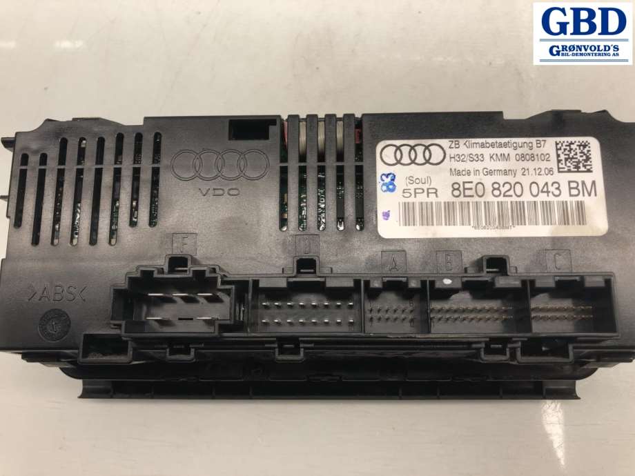 Audi A4, 2004-2008 (Type III) (B7) (8E0 820 043 BM)