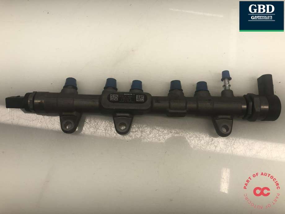 Dyseskinne (fuelrail) til BMW 3-Serie, 2012-2018 (F30/F31/F34) (F30/F31/F34) (BOSCH|13 53 8 514 154)