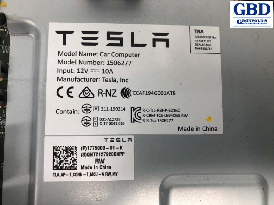 Tesla Model Y, 2021- (1657920-S0-J|1775000-91-K)