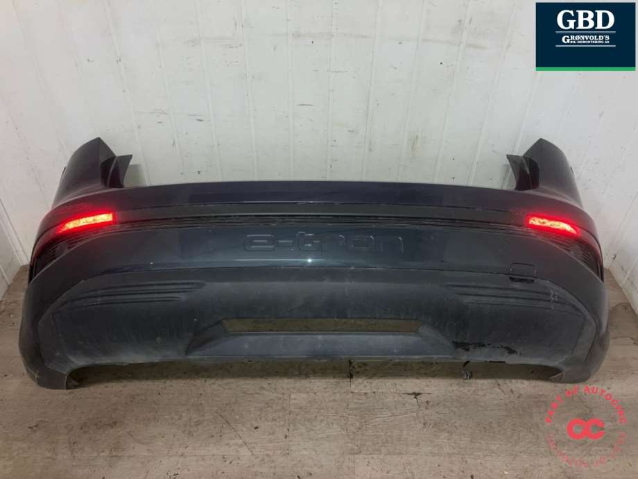 Audi Q4 e-tron, 2021- (89A 807 511 A|89A 807 527 C)