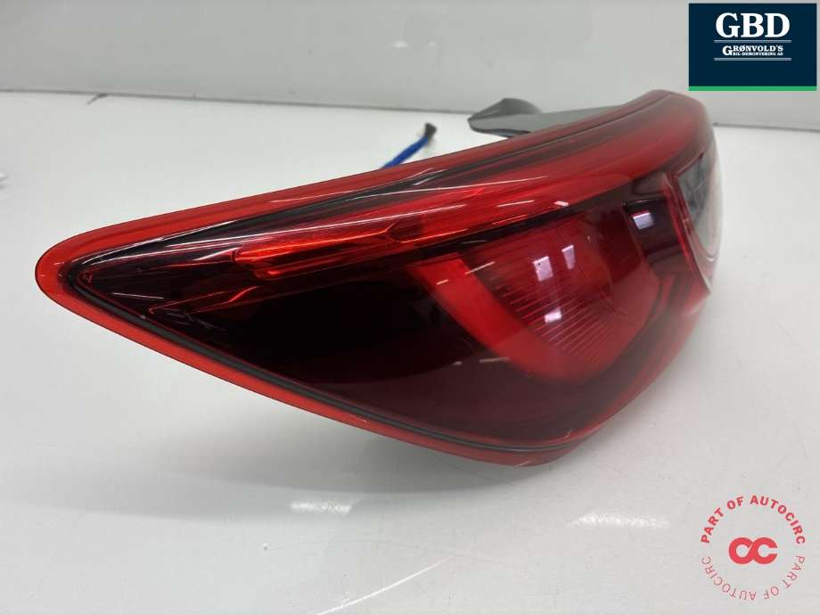 Baklykt venstre ytre til Mazda CX-3 2015-2022  (DB2S-51-160E|)