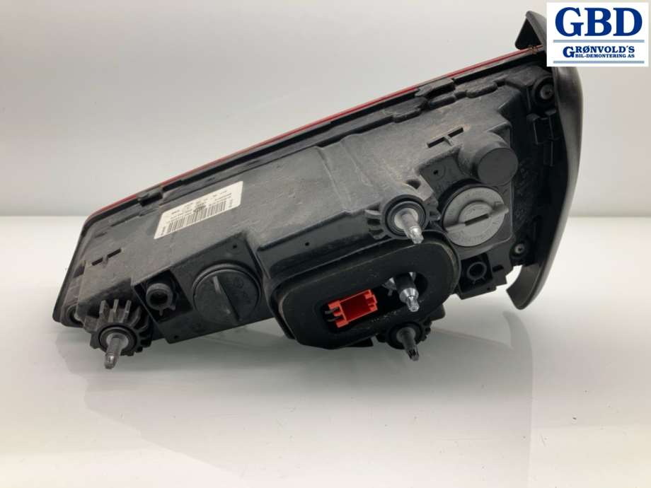 Audi A4, 2015-2019 (Type V, Fase 1) (B9) (8W5 945 075)