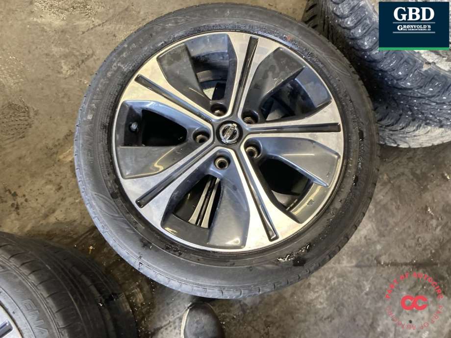 Nissan Leaf, 2018- (Type II) (DUNLOP|215-50R17|DATO 4418 | 4MM)