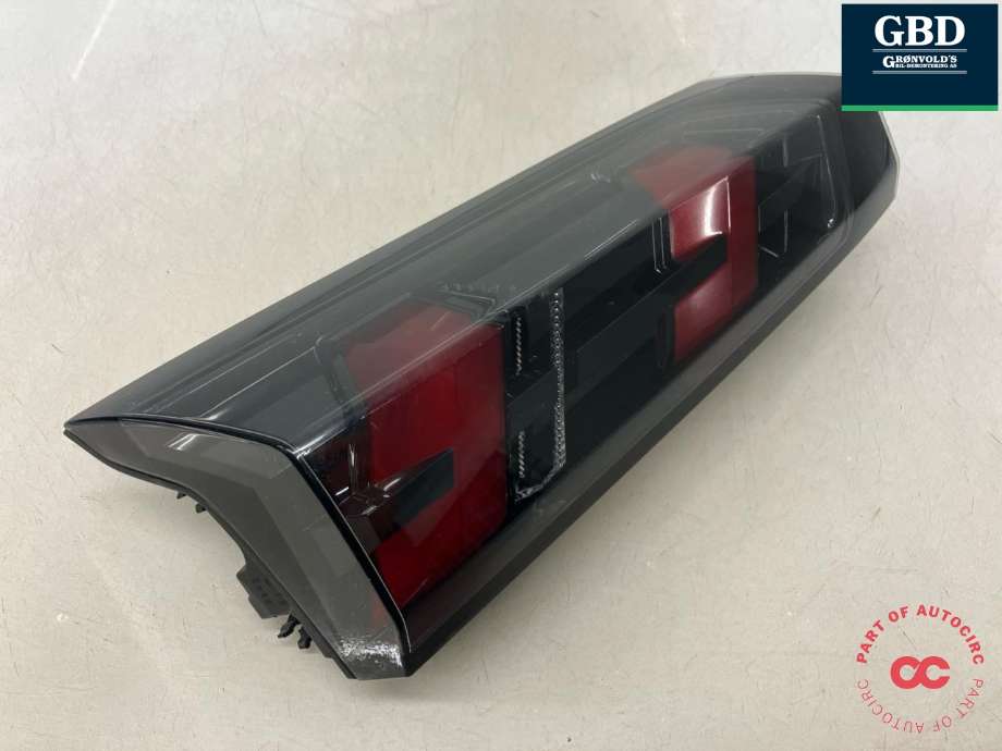 Baklykt venstre indre til Peugeot e-2008 2019-->>  (98 259 575 80|)