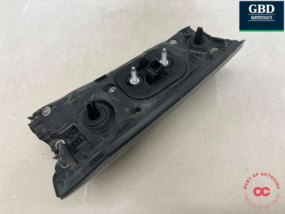 Baklykt venstre indre til Peugeot e-2008 2019-->>  (98 259 575 80|)