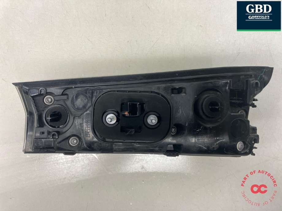 Baklykt venstre indre til Peugeot e-2008 2019-->>  (98 259 575 80|)