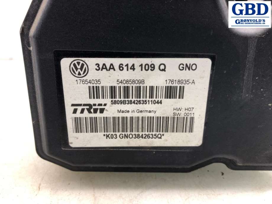 VW Passat, 2011-2015 (B7) (3AA 614 109 Q)