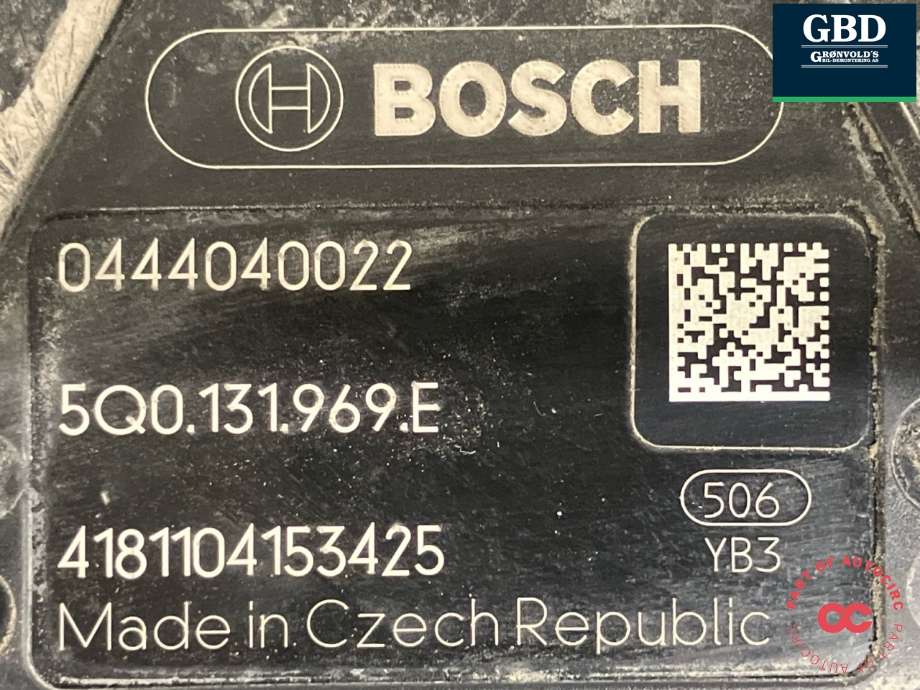 AdBlue tank til Škoda Kodiaq 2017-->>  (5QF 131 877 P|5QF 131 877 L|5Q0 131 969 E)