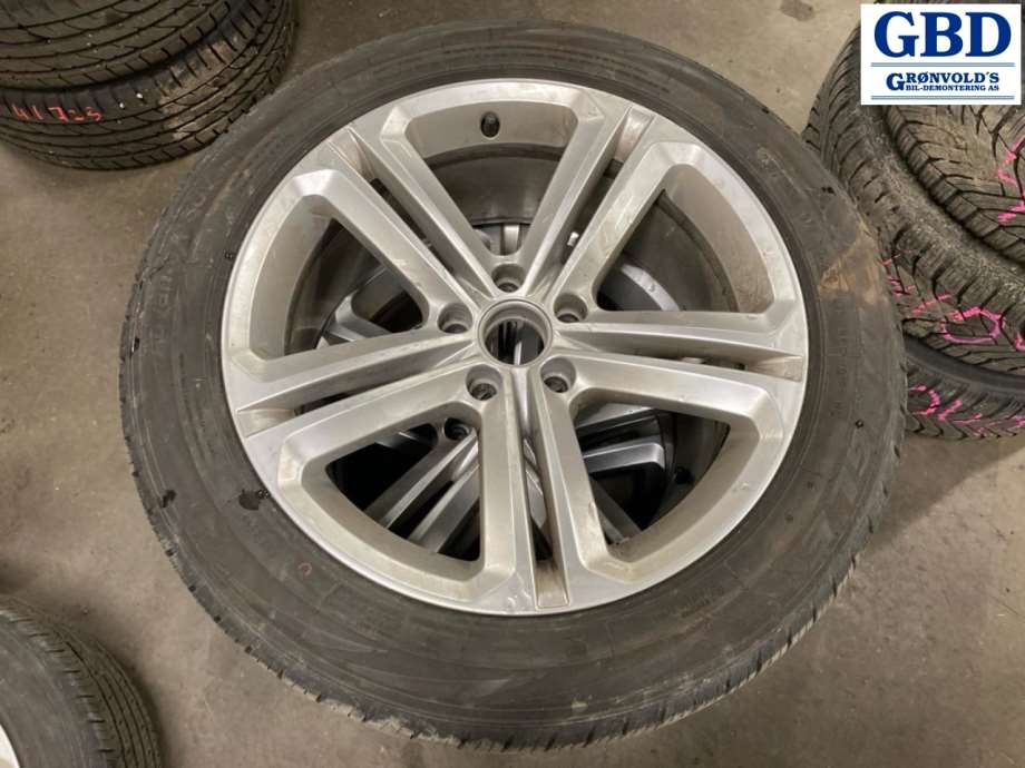 VW Tiguan, 2011-2016 (Type I, Fase 2) (TRIANGLE|235-50R18|DATO 5221 |8JX18 - ET30)