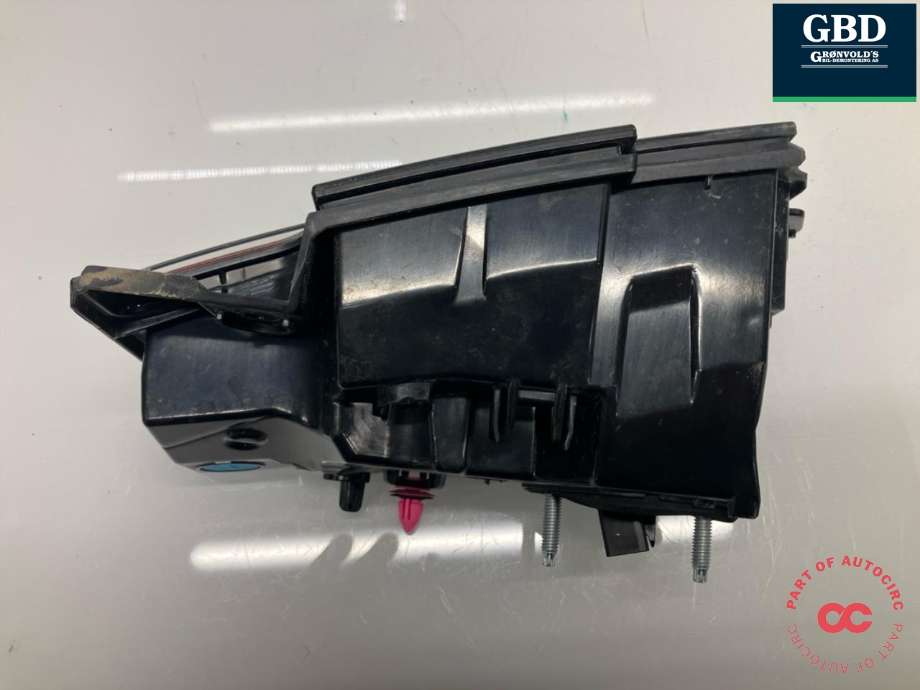 Baklykt venstre indre til Land Rover Range Rover, Evoque 2019-->> (Type II)  (LR173017|K8D213A421AD|LR128386| K8D213A421AC)