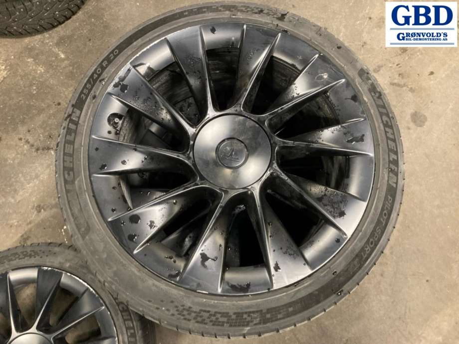 Tesla Model Y, 2021- (MICHELIN|255-40R20|DATO 5021 |ET45)