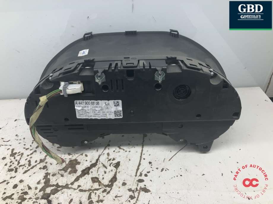 Instrumentpanel til Mercedes Vito 2014-->> (W447) (W447) (A 447 900 48 23|A 447 900 19 11|A 447 900 68 08)