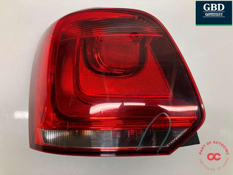 Baklykt venstre til VW Polo 2009-2014 (Type V, Fase 1) (6R0 945 095 AH|)