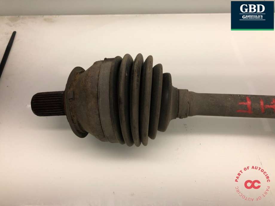Drivaksel høyre foran, diesel/automat til Mercedes B-Klasse 2011-2018 (W246) (W246) (A 246 330 95 00|A 246 330 32 00|A 246 330 17 01)