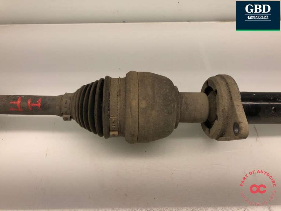Drivaksel høyre foran, diesel/automat til Mercedes B-Klasse 2011-2018 (W246) (W246) (A 246 330 95 00|A 246 330 32 00|A 246 330 17 01)