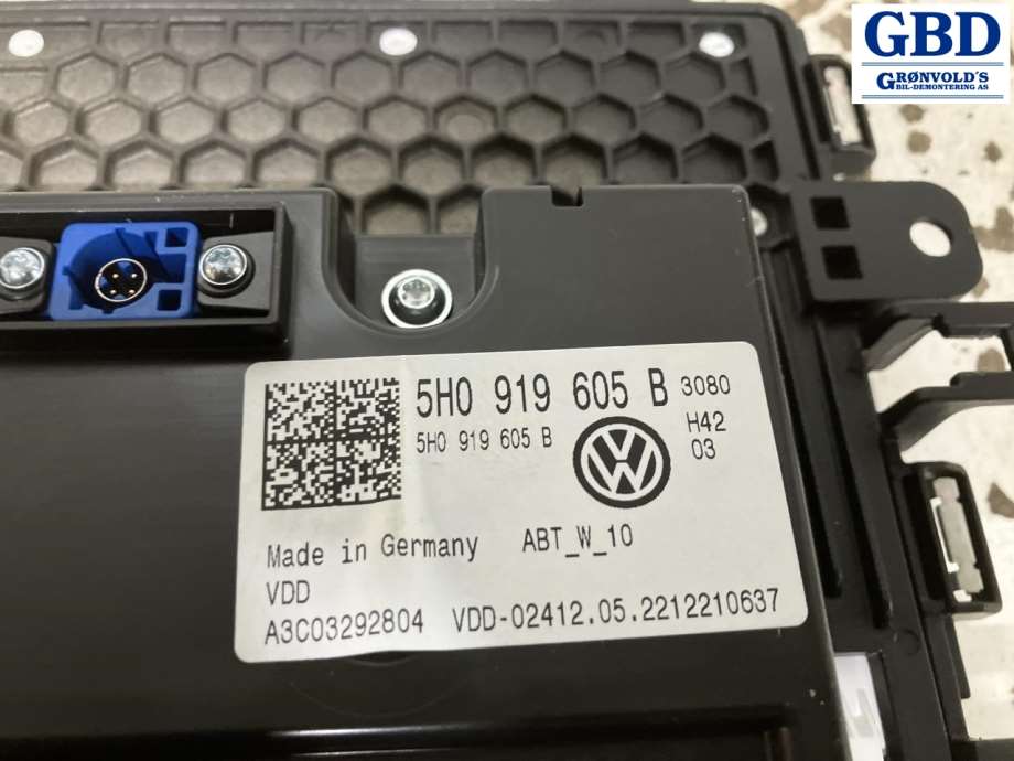 VW Golf VIII, 2020- (5H0919605B)