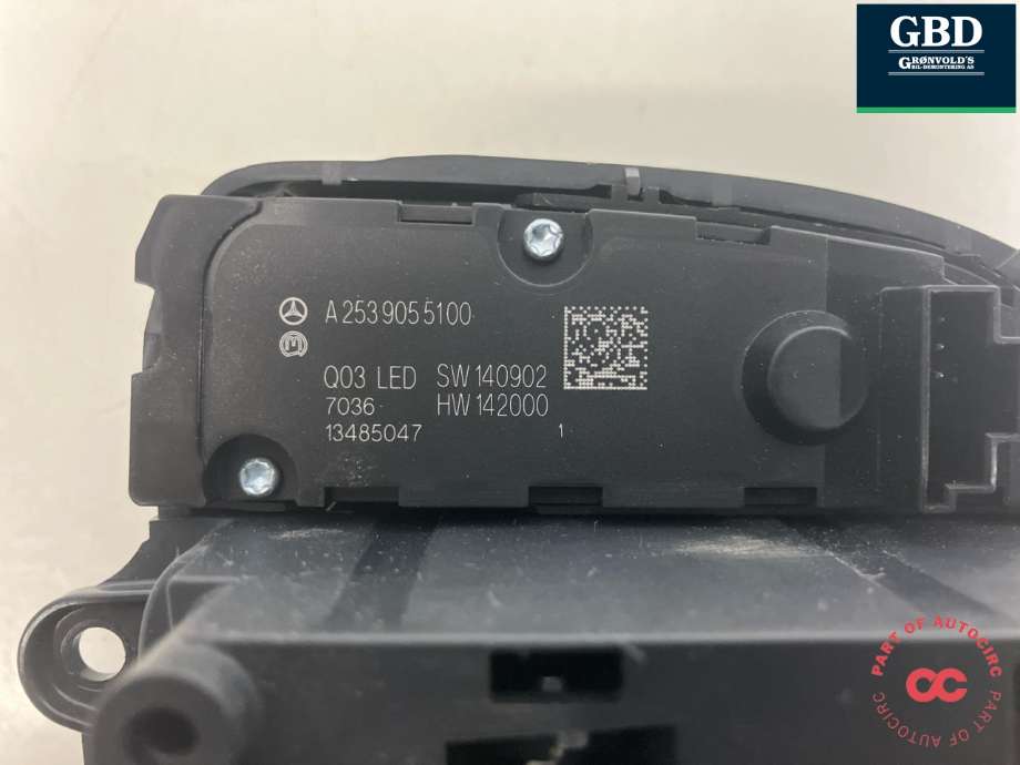 Bilstereo navigasjon betjeningspanel til Mercedes GLC 2015-2022 (X253) (X253) (A 205 900 59 15|A 205 900 48 19|A 253 905 51 00| A 253 905 57 00)