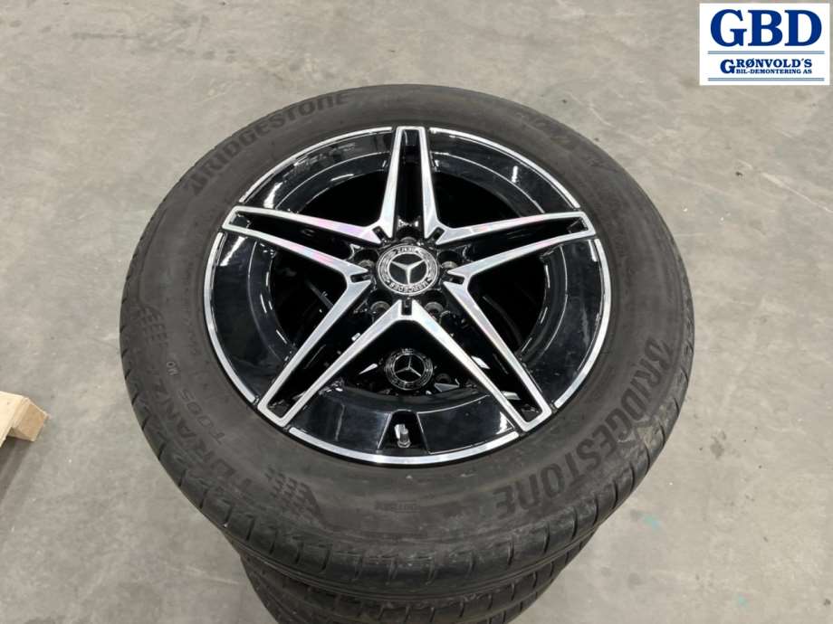 Mercedes EQA, 2021- (BRIDGESTONE TURANZA|235-55-18|7|5JX18 ET 53|5|2|25-6MM DATO 3521)