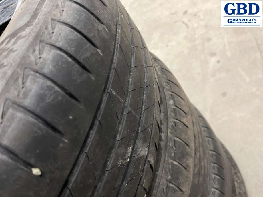 Mercedes EQA, 2021- (BRIDGESTONE TURANZA|235-55-18|7|5JX18 ET 53|5|2|25-6MM DATO 3521)