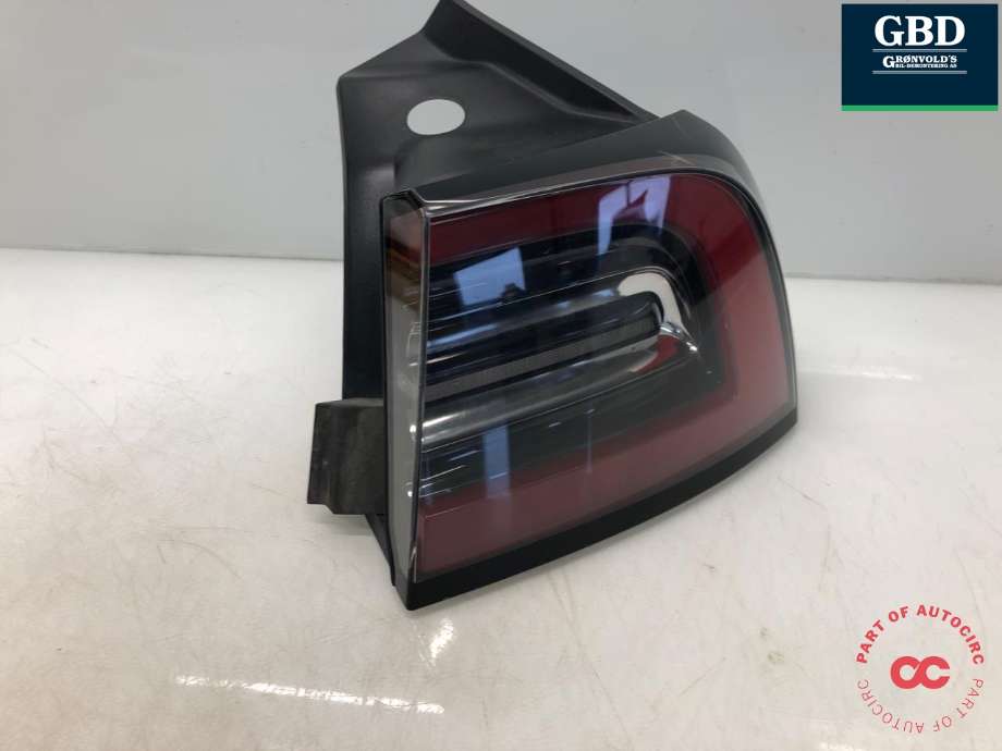Baklykt høyre ytre til Tesla Model Y 2021-2024 (Type I) (1502087-99-D|1502087-00-D|)