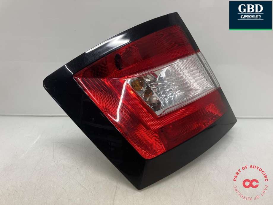 Baklykt venstre til Škoda Fabia 2014-2021 (Type III)  (6V6 945 111|6V6945095|62421901)