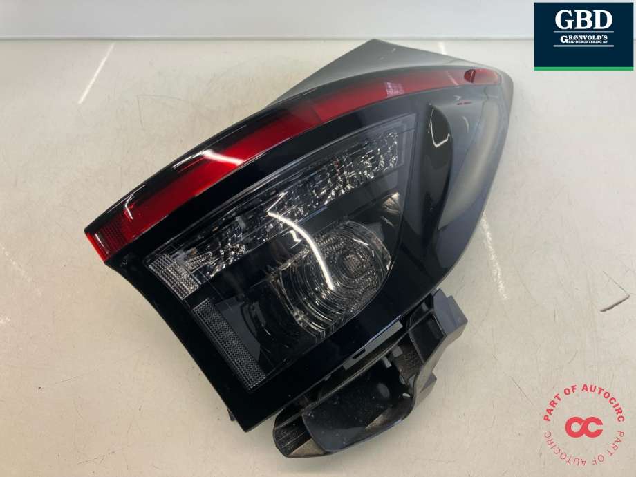Baklykt høyre ytre til Toyota Yaris Cross (SUV) 2021-->>  (815500DE20|)