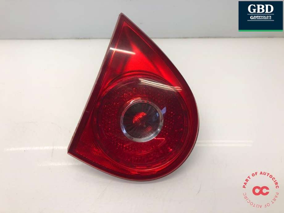 Baklykt venstre indre til VW Golf V, Combi 2003-2008  (1K6 945 093 E|)