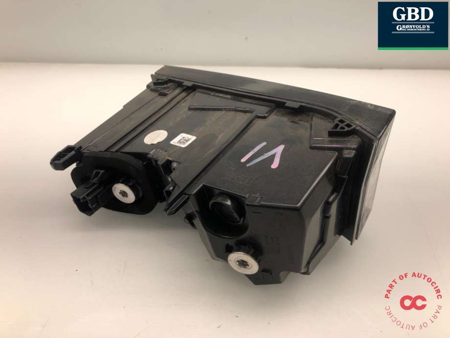 Baklykt venstre indre til Peugeot e-3008 2023-->> (9842150080|)