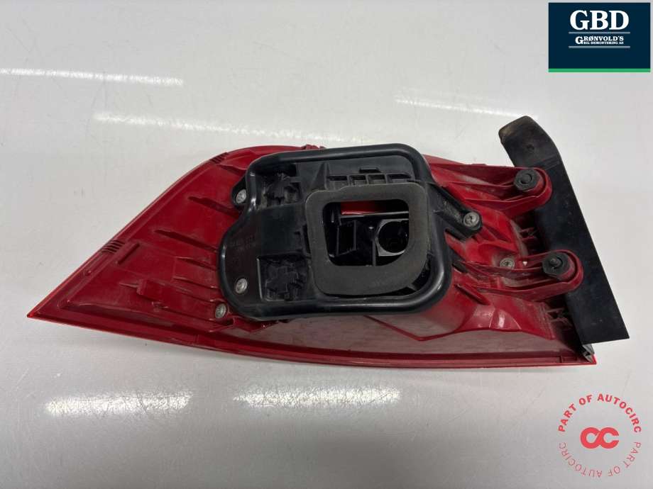 Baklykt høyre ytre til VW Passat 2011-2015 (B7) (B7) (3AF 945 096 G|3AF 945 096 E|)