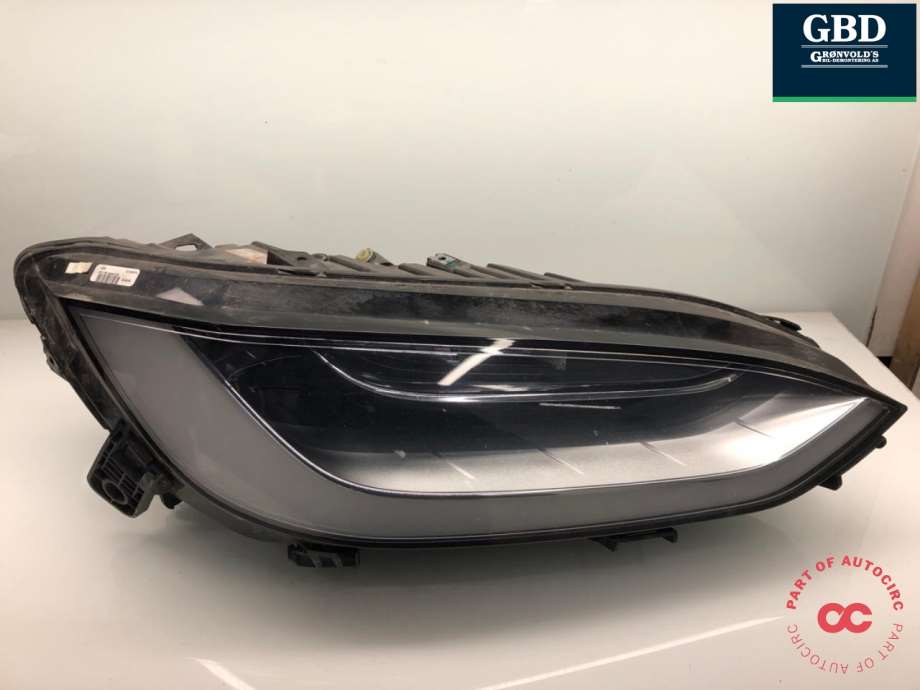 Tesla Model X, 2016-