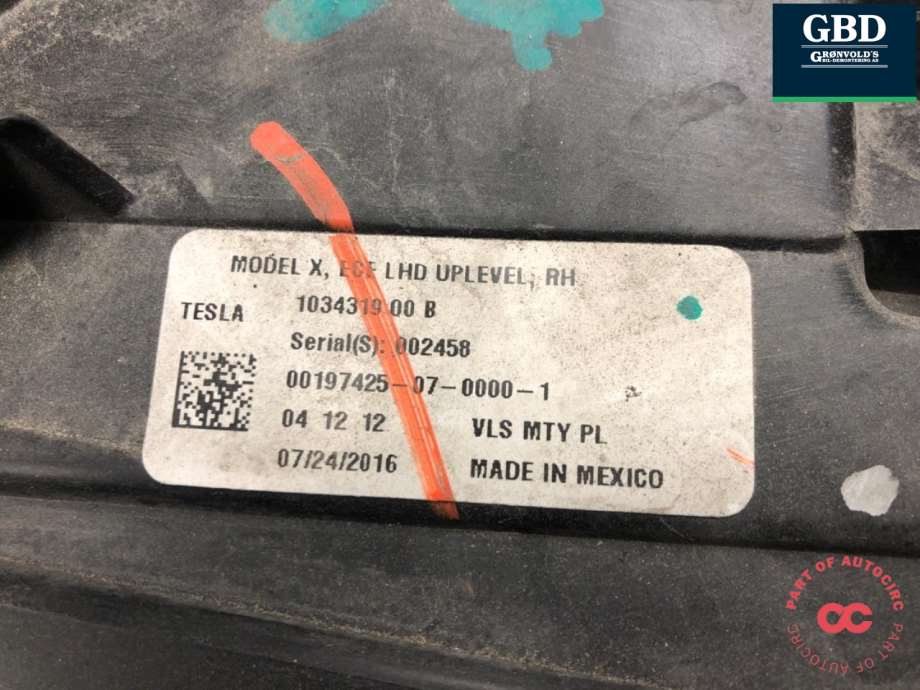 Tesla Model X, 2016- (1034319-88-B | 1034319-99-B|1034319-00-B | 1034319-00-C |1034319-00-D)