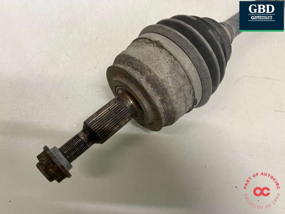 Drivaksel venstre foran, diesel/automat til VW Transporter / Caravelle 2015-2019 (T6) (T6) (7LA 407 271 E|7E0 407 271 P|7E0 407 451 EX)