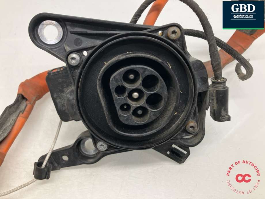 Batterilader inntak/luke til BMW 5-Serie 2017-->> (G30/G31) (G30/G31) (61 12 9 884 543|)